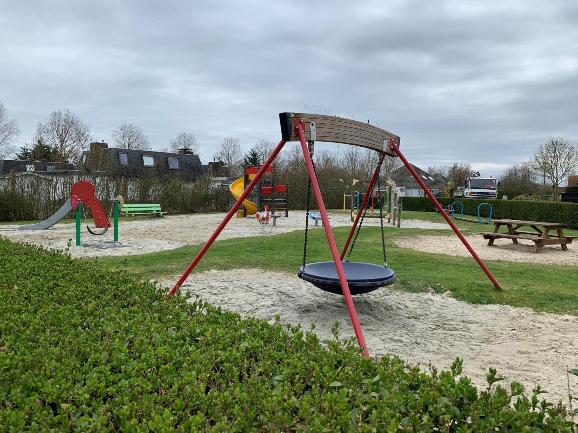 Vakantiehuis Kustverhuur, Park Schoneveld, Duinroos 108