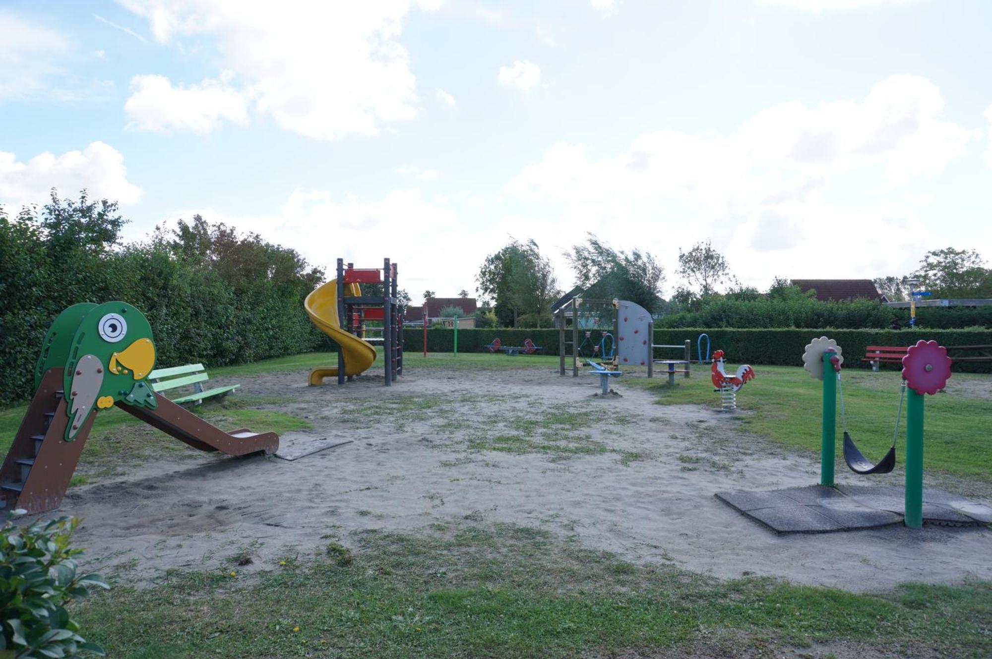 Kustverhuur, Park Schoneveld, Duinroos 108 Breskens